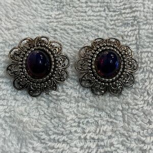 🌼Vintage🌼 Silver-Tone Floral Filigree Earrings with Deep Purple Cabochon